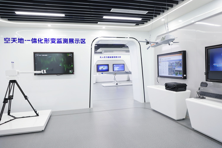 四川天府新區(qū) 搶抓國(guó)家戰(zhàn)略機(jī)遇，以電子及通訊設(shè)備研發(fā)為引擎，全力打造全國(guó)衛(wèi)星及應(yīng)用產(chǎn)業(yè)高地